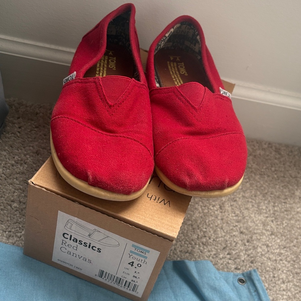 TOMS Youth Red Canvas Classics